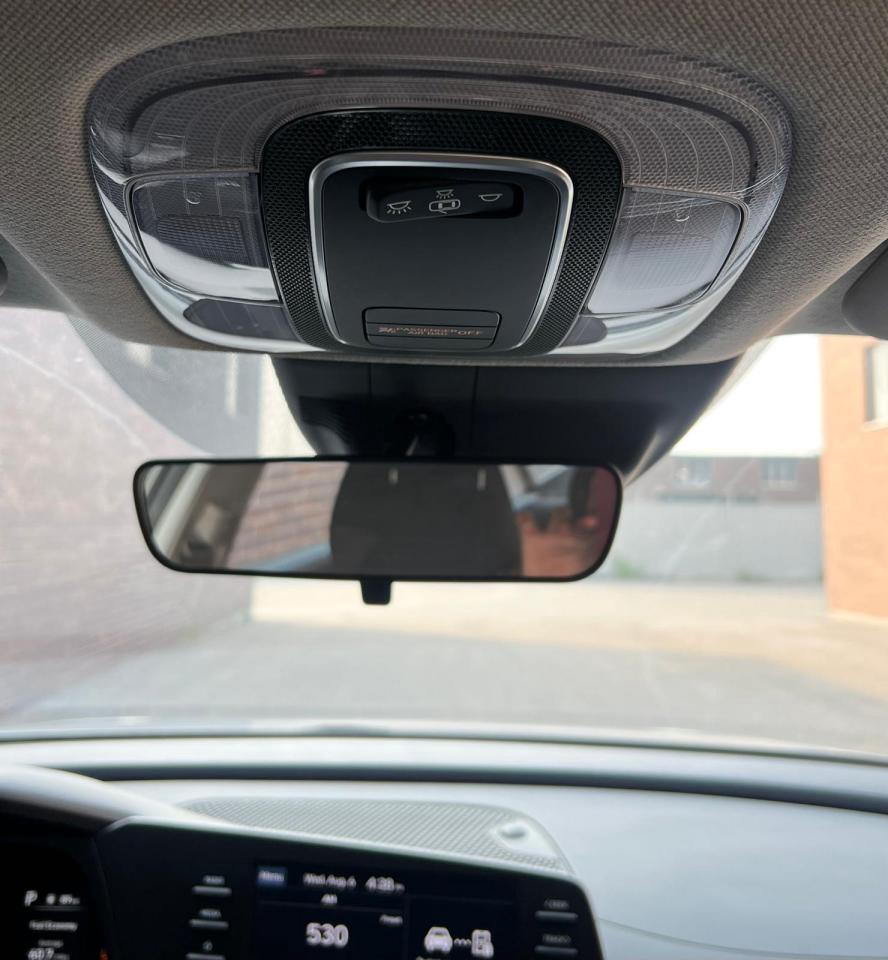 2023 Hyundai Elantra ESSENTIAL, HEATED SEATS, BACKUP CAM APPLE CARPLAY Photo