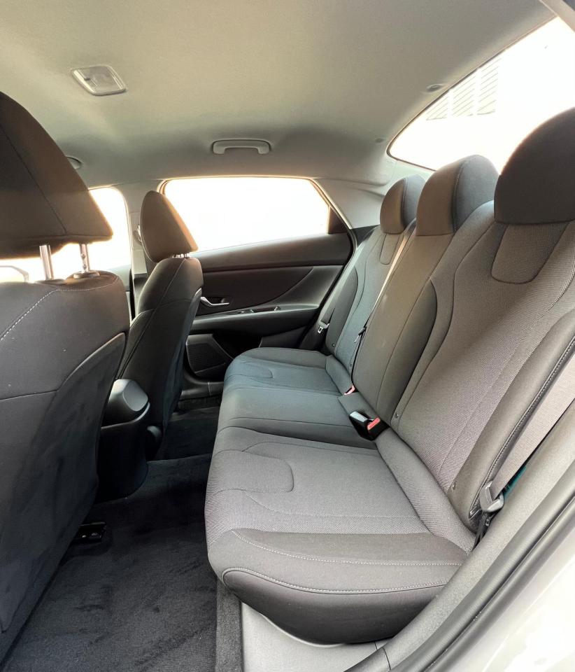 2023 Hyundai Elantra ESSENTIAL, HEATED SEATS, BACKUP CAM APPLE CARPLAY Photo