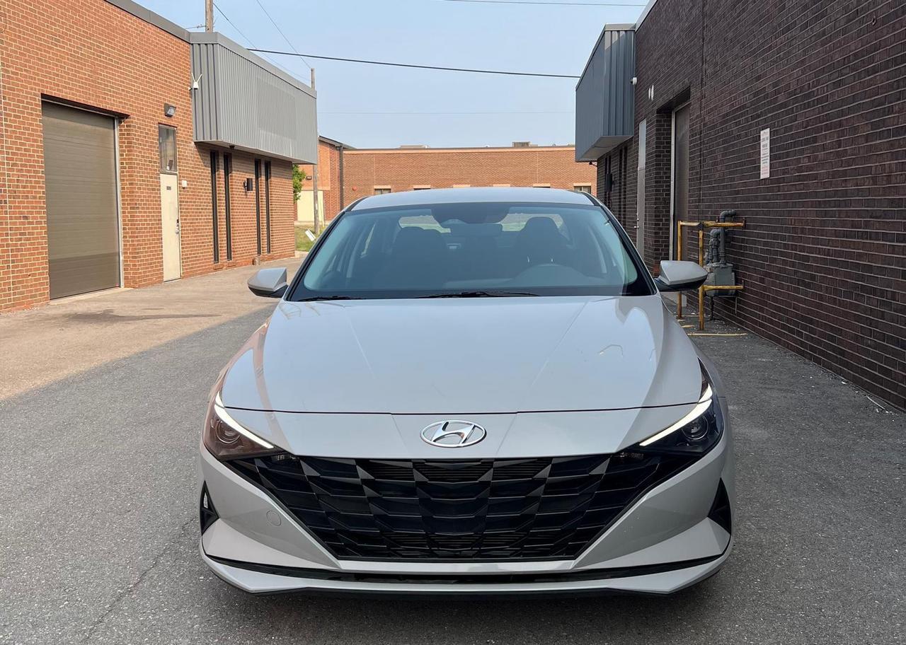 2023 Hyundai Elantra ESSENTIAL, HEATED SEATS, BACKUP CAM APPLE CARPLAY Photo