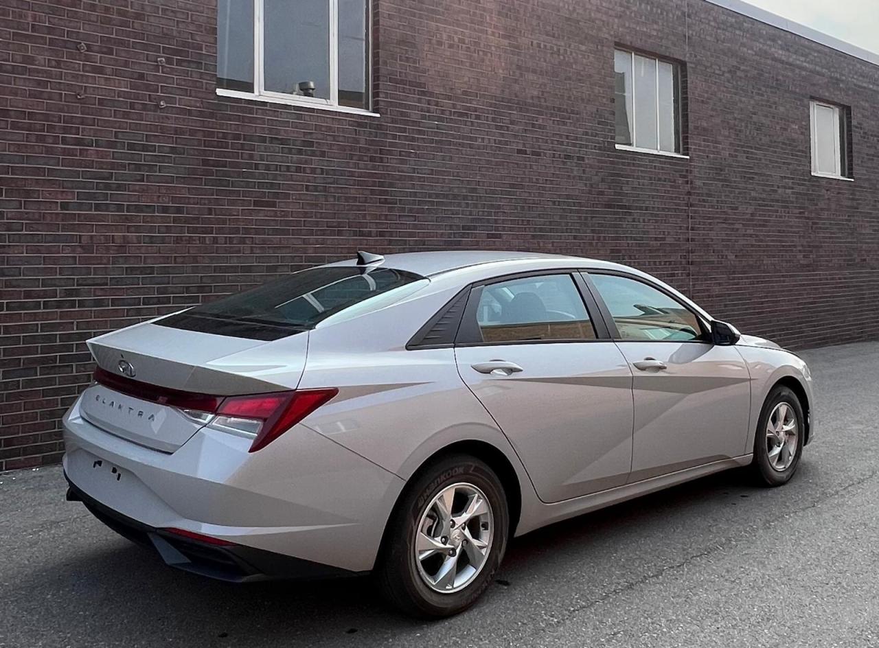 2023 Hyundai Elantra ESSENTIAL, HEATED SEATS, BACKUP CAM APPLE CARPLAY Photo3