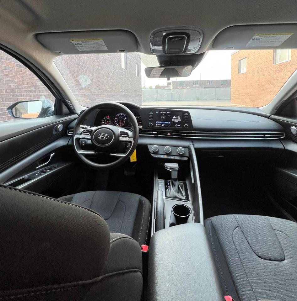 2023 Hyundai Elantra ESSENTIAL, HEATED SEATS, BACKUP CAM APPLE CARPLAY Photo