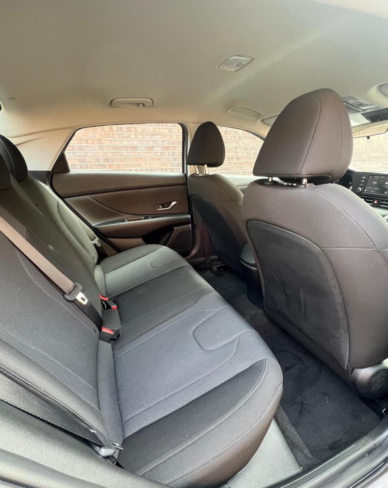 2023 Hyundai Elantra ESSENTIAL, HEATED SEATS, BACKUP CAM APPLE CARPLAY Photo