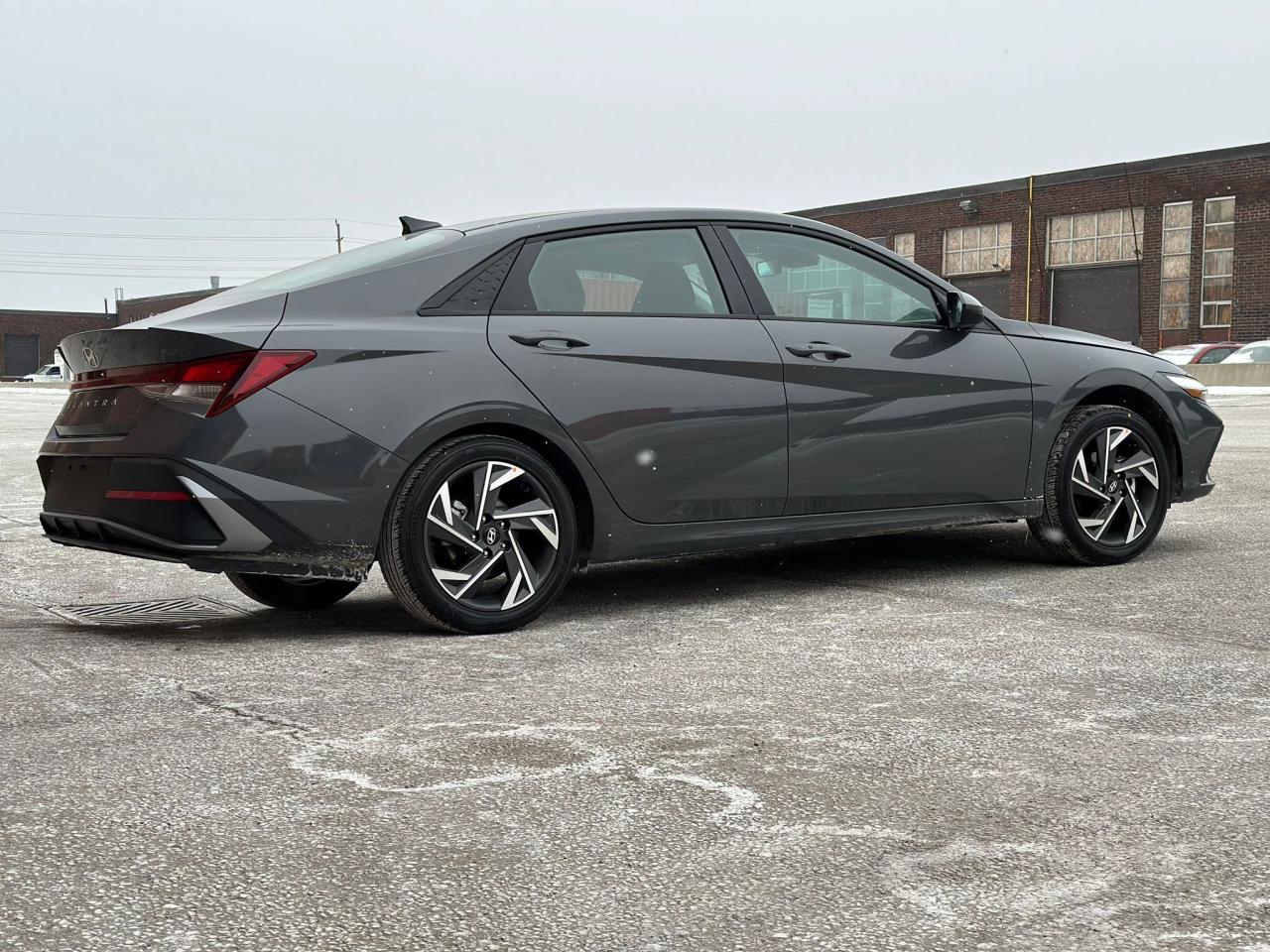 2024 Hyundai Elantra PREFERRED IVT W-TECH PKG, SUNROOF, ALLOYS Photo3