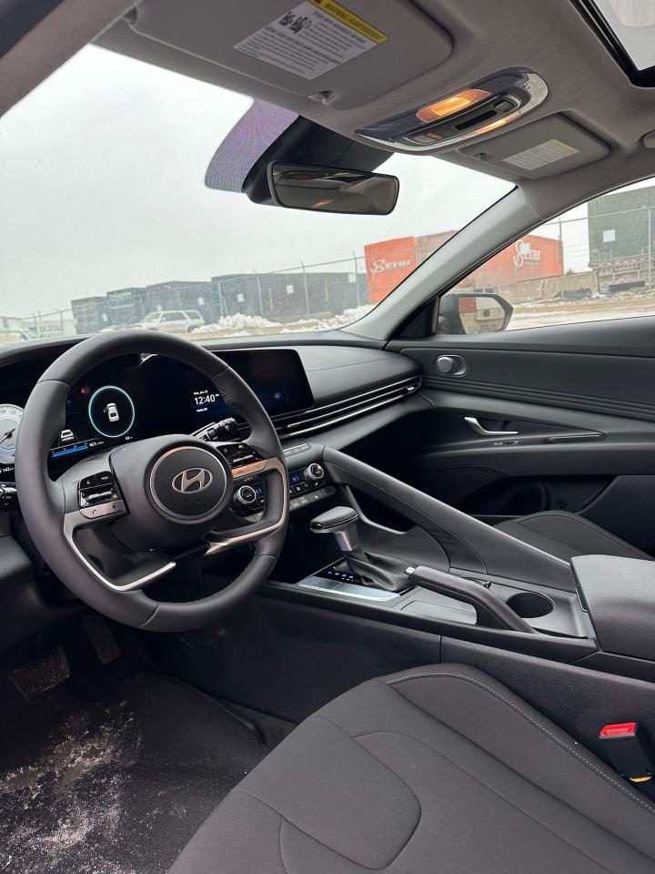 2024 Hyundai Elantra PREFERRED IVT W-TECH PKG, SUNROOF, ALLOYS Photo