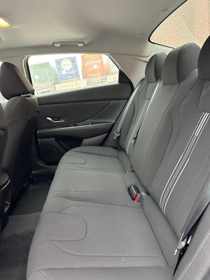 2024 Hyundai Elantra PREFERRED IVT W-TECH PKG, SUNROOF, ALLOYS Photo