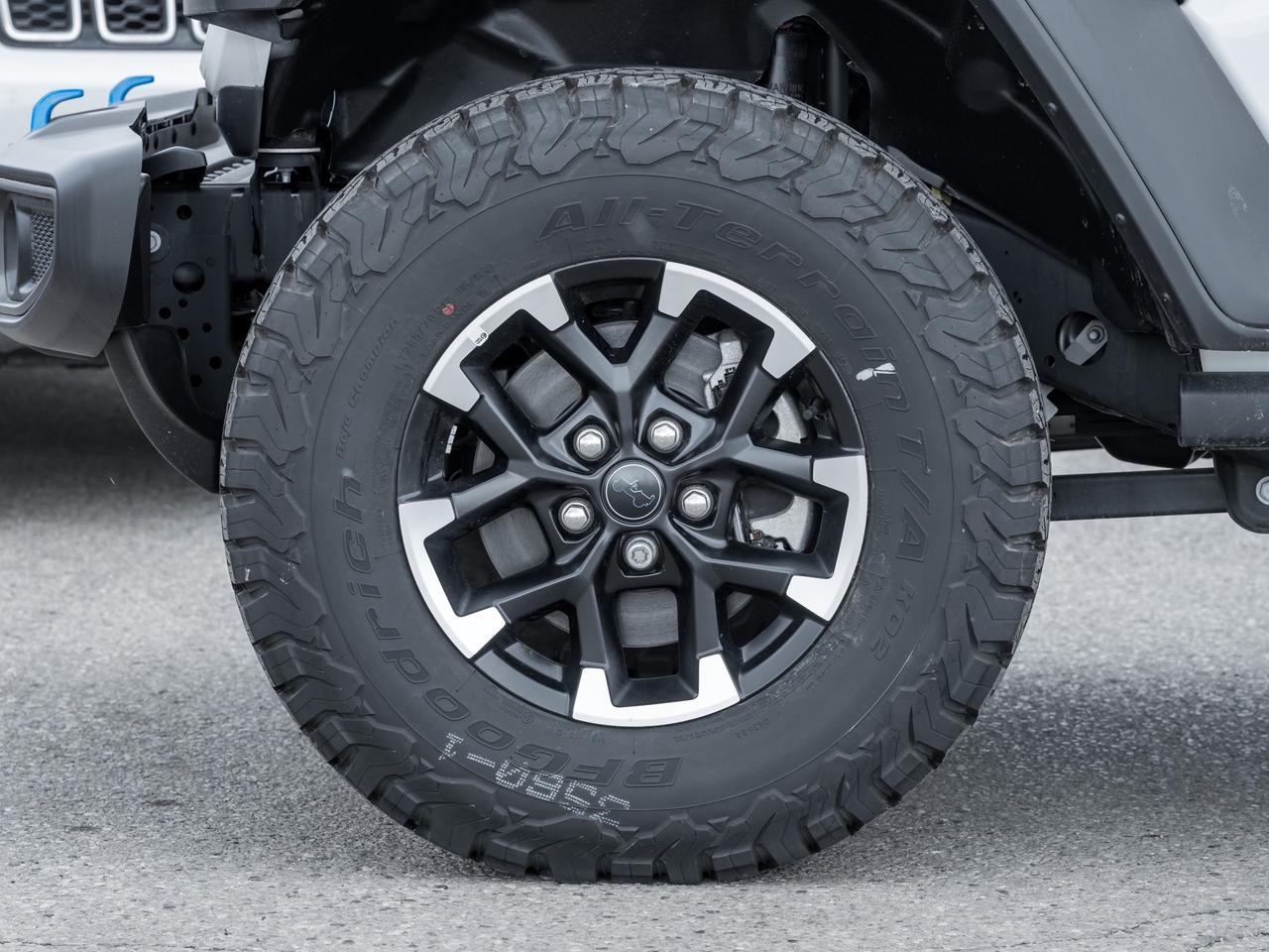 2024 Jeep Wrangler Rubicon  TECH GRP  CONVENIENCE GRP Photo3