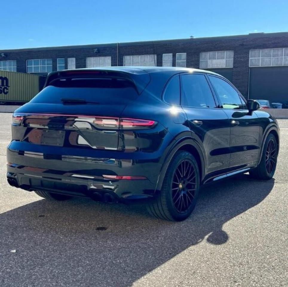2021 Porsche Cayenne GTS AWD, PANO ROOF, PREMIUM INTERIOR, 21' ALLOY Photo