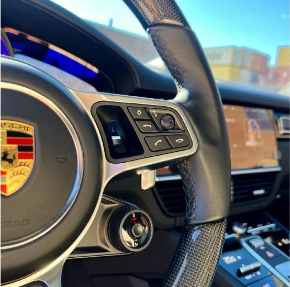 2021 Porsche Cayenne GTS AWD, PANO ROOF, PREMIUM INTERIOR, 21' ALLOY Photo