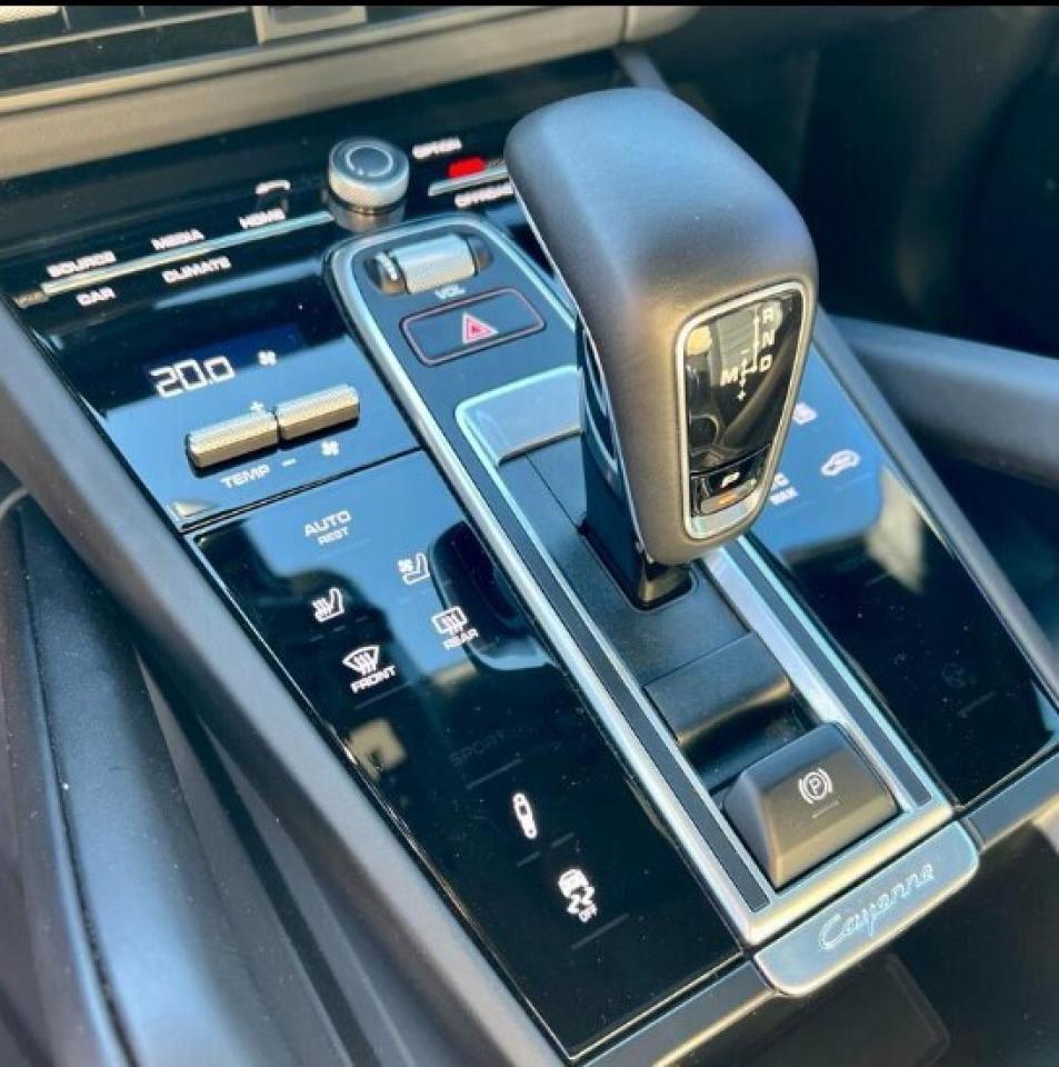 2021 Porsche Cayenne GTS AWD, PANO ROOF, PREMIUM INTERIOR, 21' ALLOY Photo