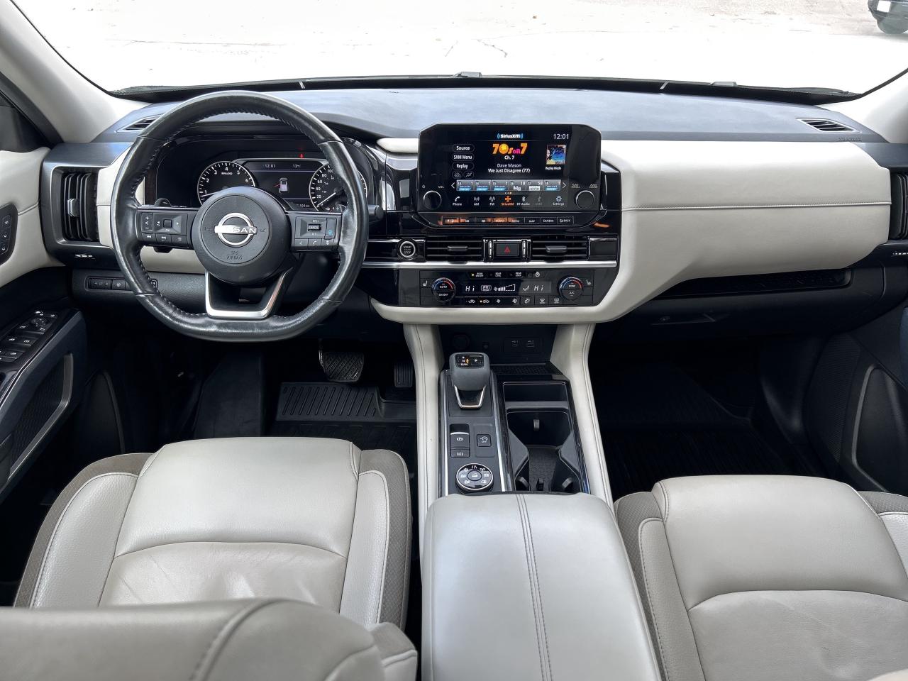 2023 Nissan Pathfinder SL LEATHER/NAV/SUNROOF **CALL 613-961-8848 Photo