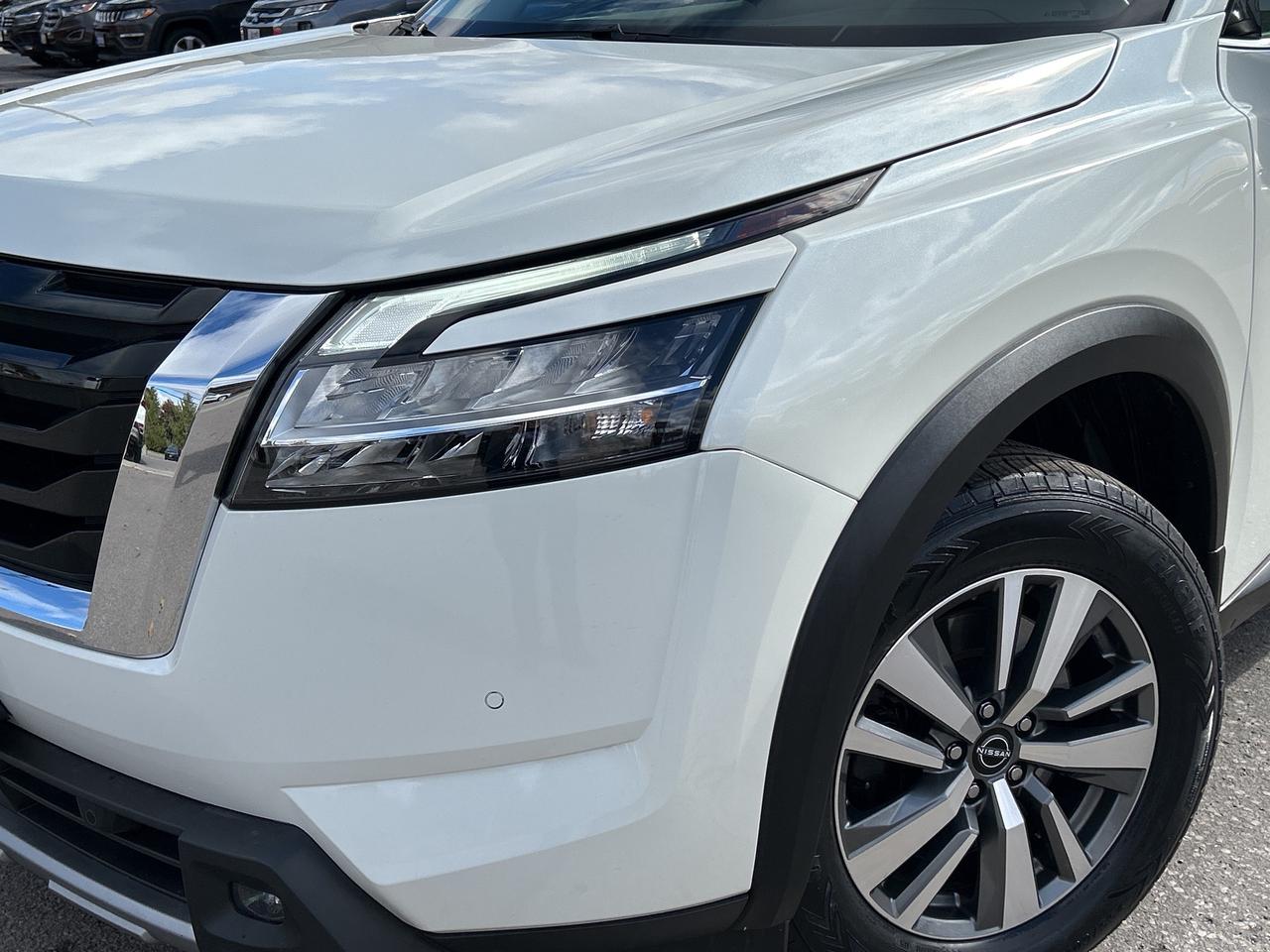 2023 Nissan Pathfinder SL LEATHER/NAV/SUNROOF **CALL 613-961-8848 Photo