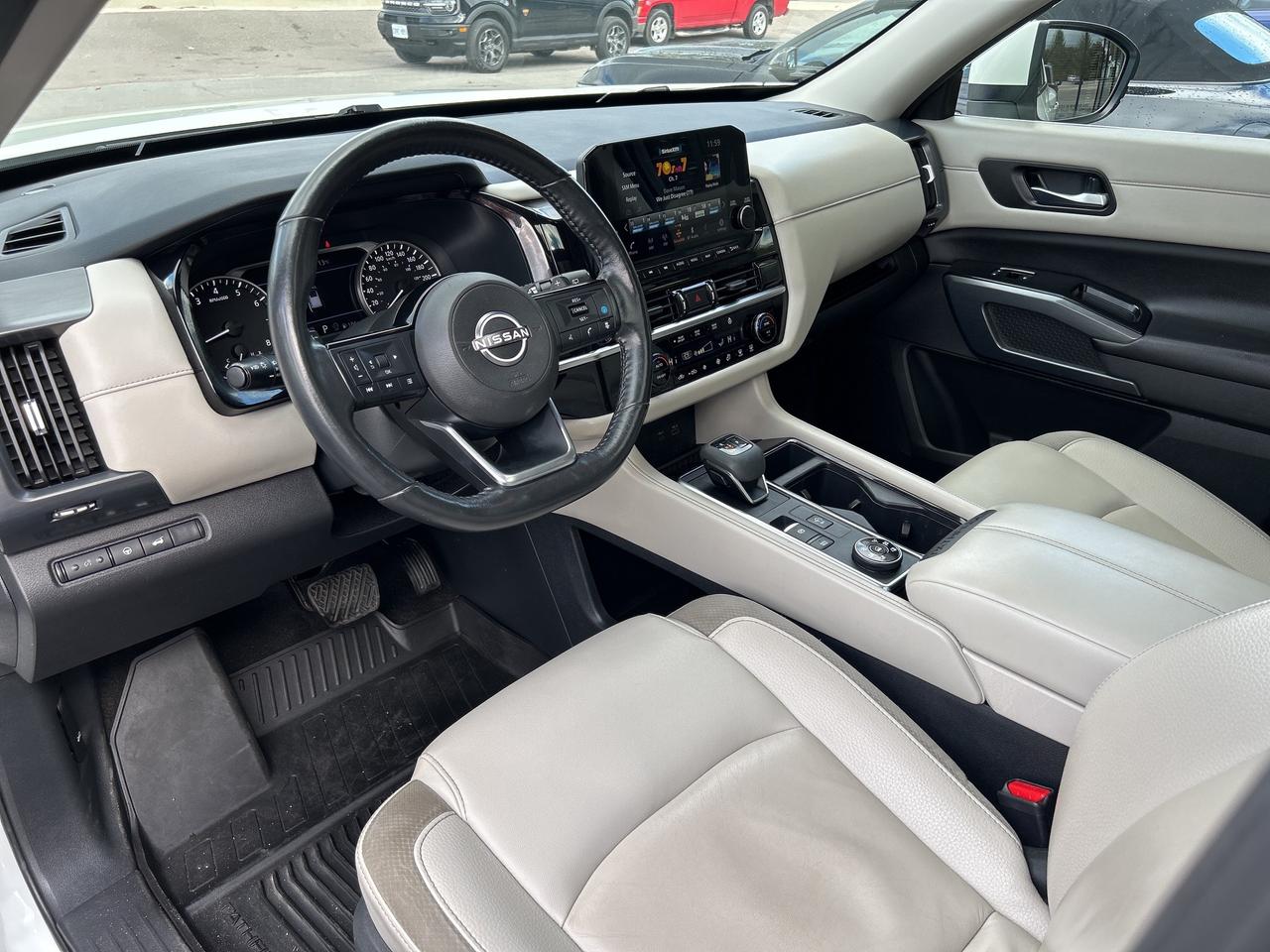 2023 Nissan Pathfinder SL LEATHER/NAV/SUNROOF **CALL 613-961-8848 Photo