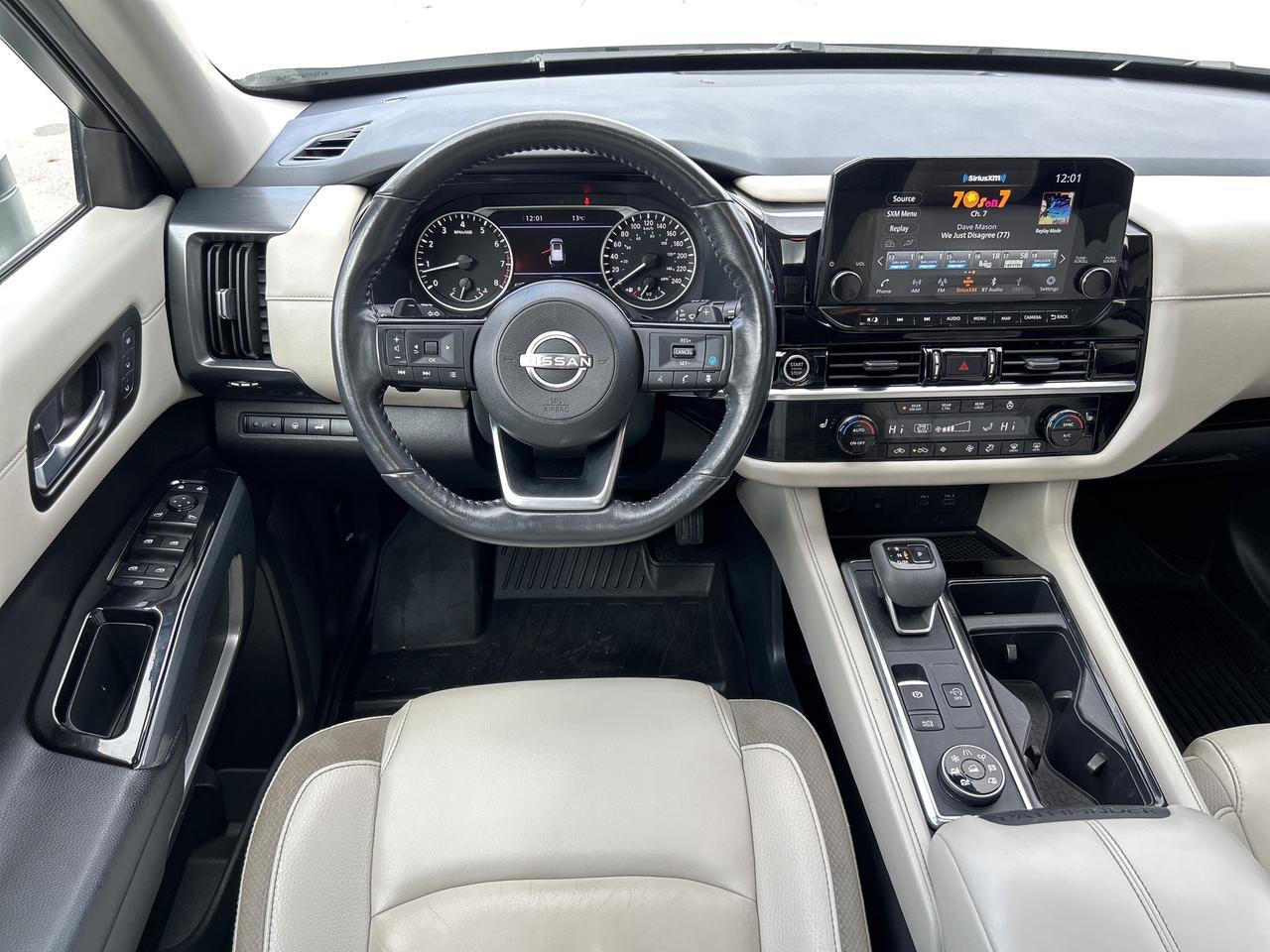 2023 Nissan Pathfinder SL LEATHER/NAV/SUNROOF **CALL 613-961-8848 Photo