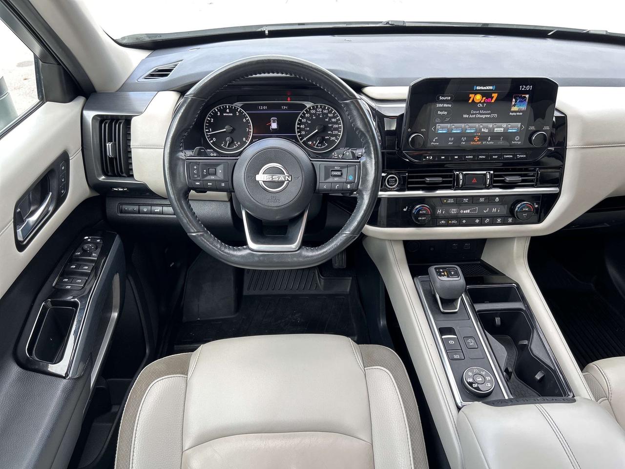 2023 Nissan Pathfinder SL LEATHER/NAV/SUNROOF **CALL NAPANEE 613-354-2100 Photo