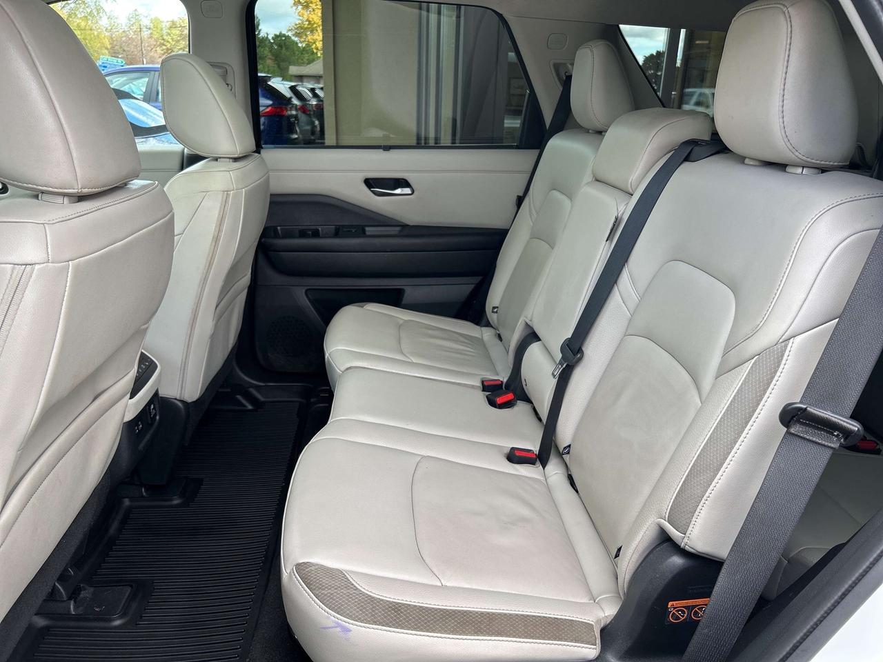 2023 Nissan Pathfinder SL LEATHER/NAV/SUNROOF **CALL NAPANEE 613-354-2100 Photo