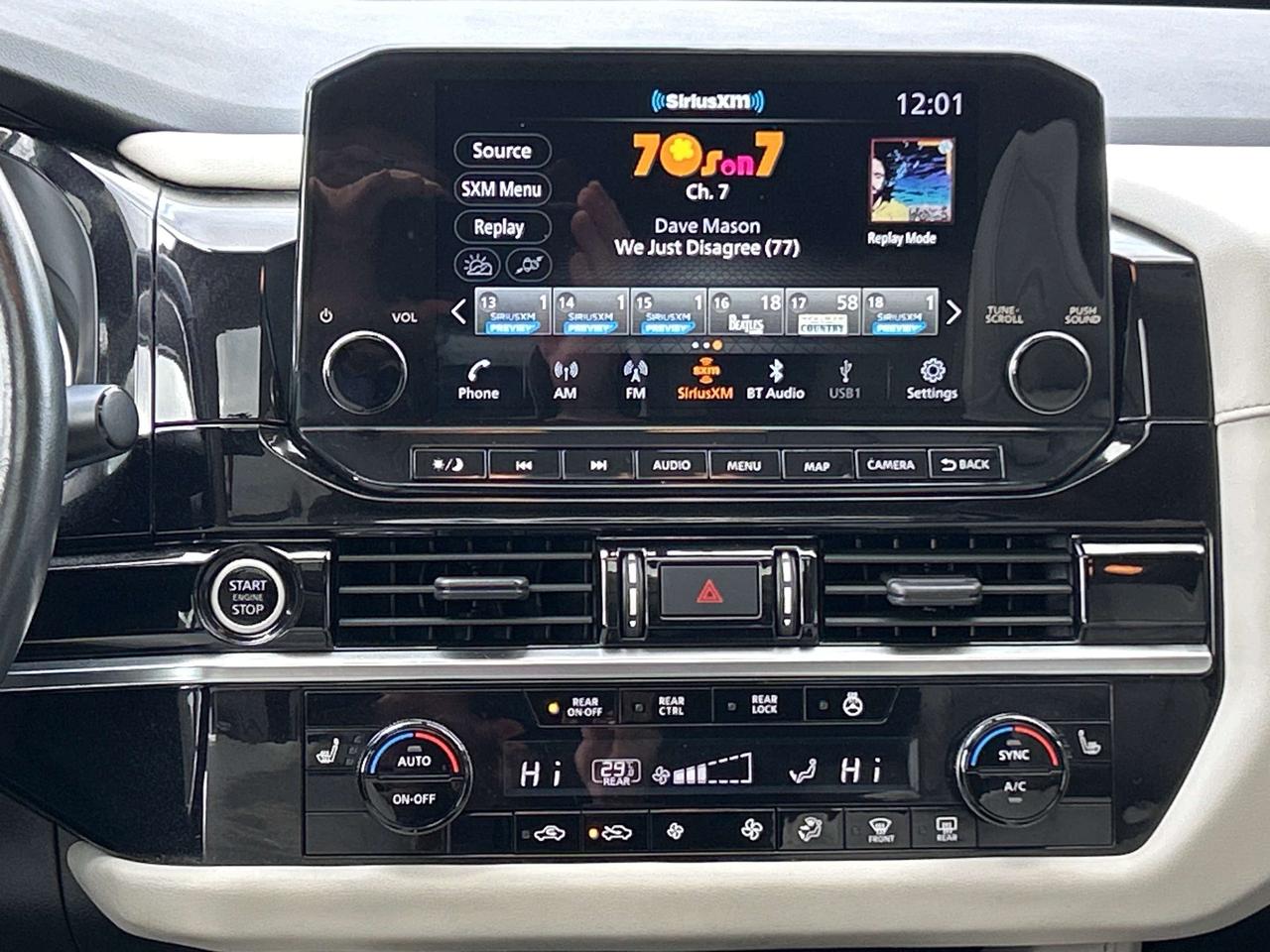2023 Nissan Pathfinder SL LEATHER/NAV/SUNROOF **CALL NAPANEE 613-354-2100 Photo