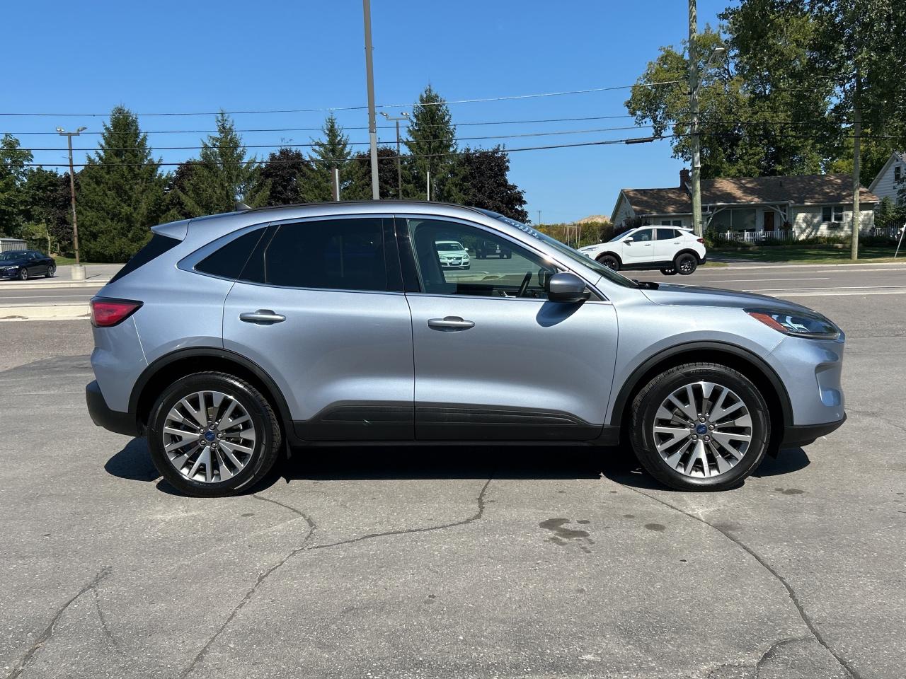 2022 Ford Escape Titanium AWD FULLY LOADED!! **CALL 613-961-8848 Photo