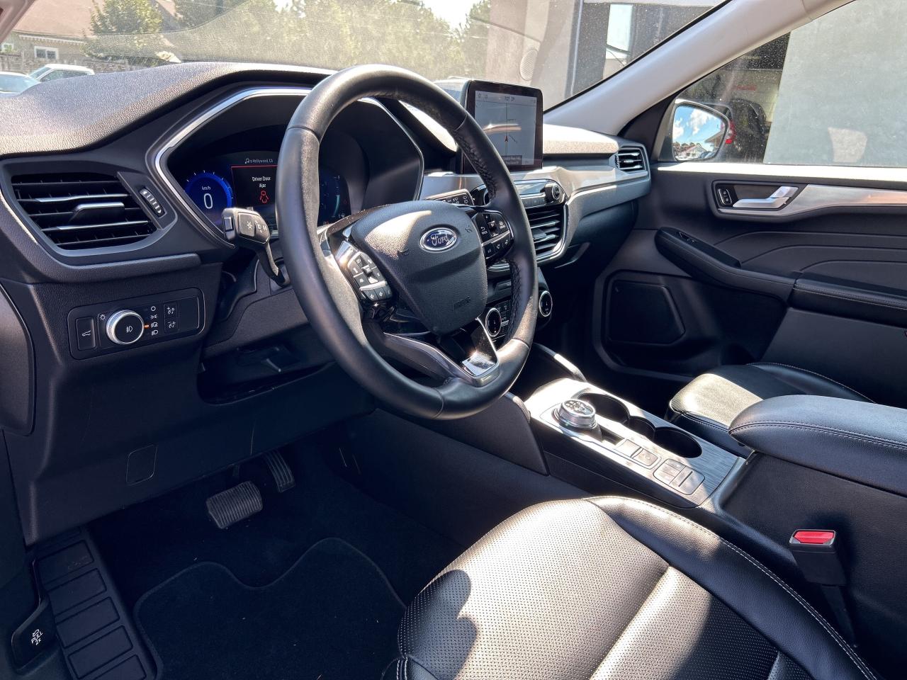 2022 Ford Escape Titanium AWD FULLY LOADED!! **CALL 613-961-8848 Photo