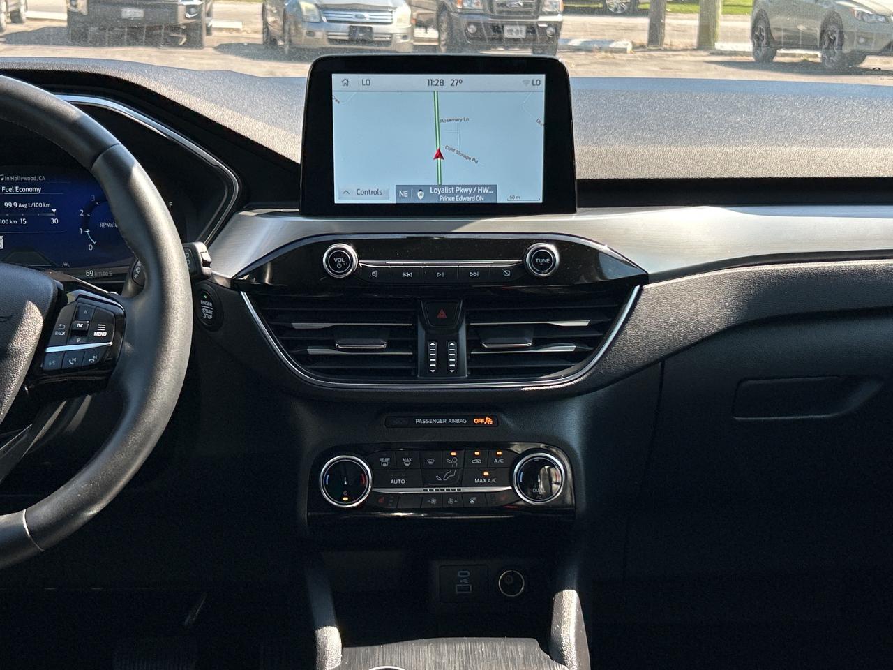 2022 Ford Escape Titanium AWD FULLY LOADED!! **CALL 613-961-8848 Photo