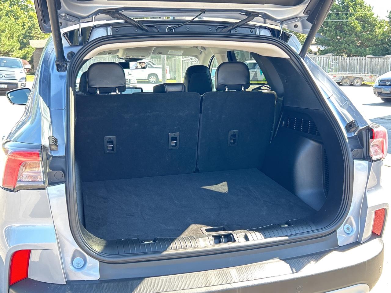 2022 Ford Escape Titanium AWD FULLY LOADED!! **CALL 613-961-8848 Photo