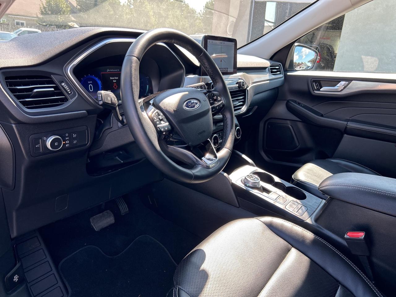 2022 Ford Escape Titanium AWD FULLY LOADED!! **CALL 613-961-8848 Photo