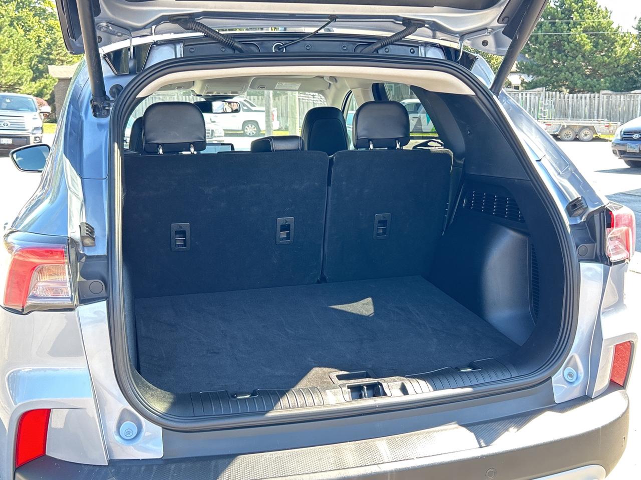 2022 Ford Escape Titanium AWD FULLY LOADED!! **CALL 613-961-8848 Photo