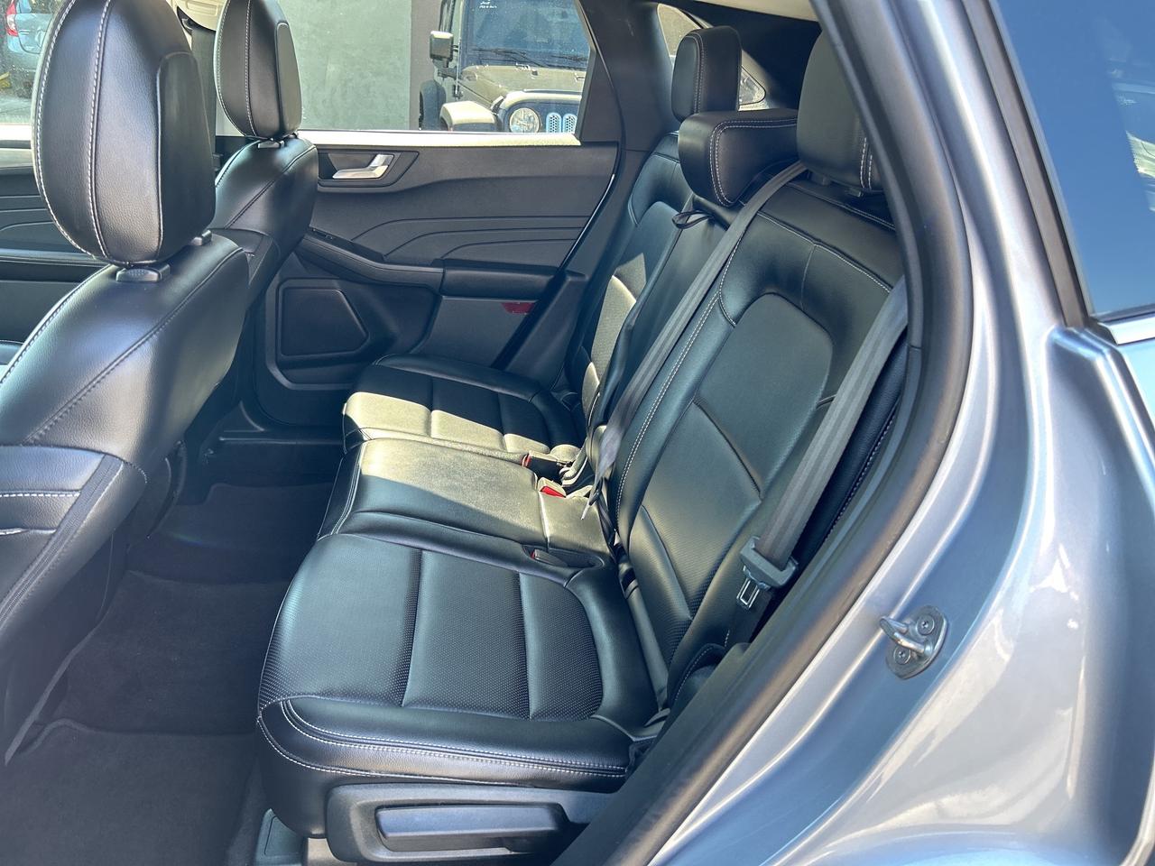 2022 Ford Escape Titanium AWD FULLY LOADED!! **CALL 613-961-8848 Photo