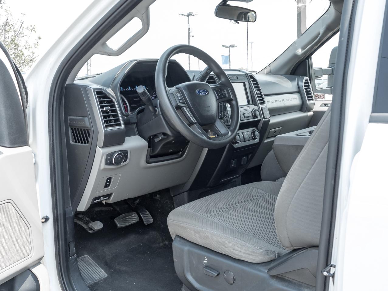 2020 Ford F-250 SUPER DUTY XLT 4WD Crew Cab 8' Box  BACK UP CAMERA Photo
