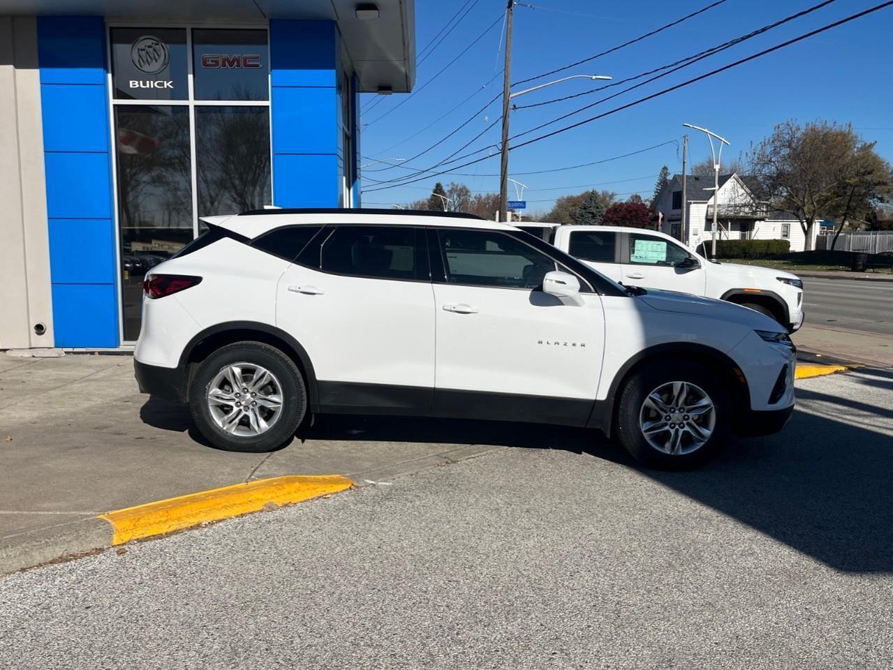 2019 Chevrolet Blazer 2LT Photo3