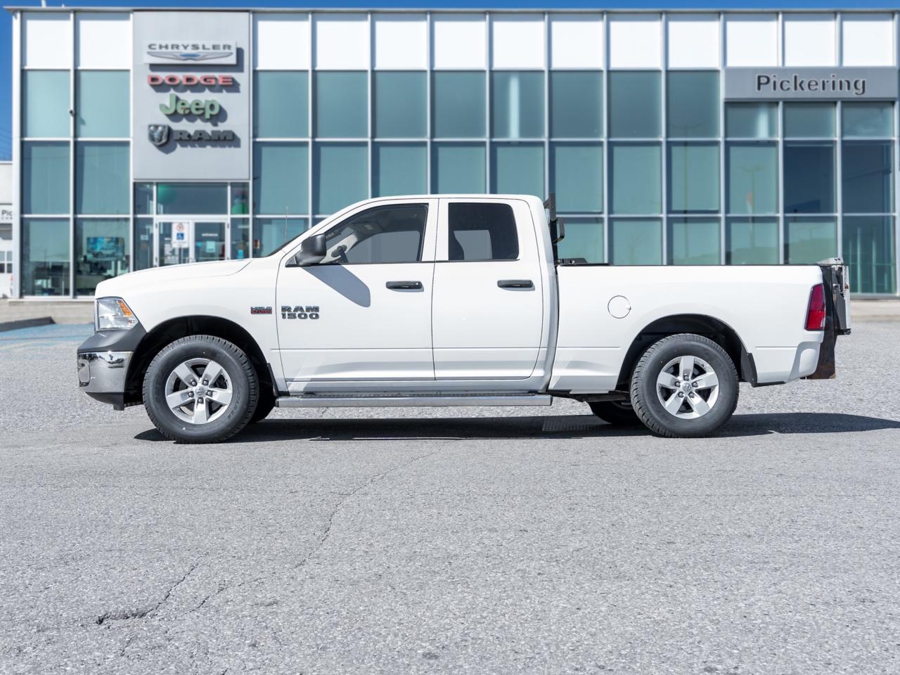 2018 RAM 1500 ST 4x4 Quad Cab 6'4  Box   PWR TOMMY GATE Photo2