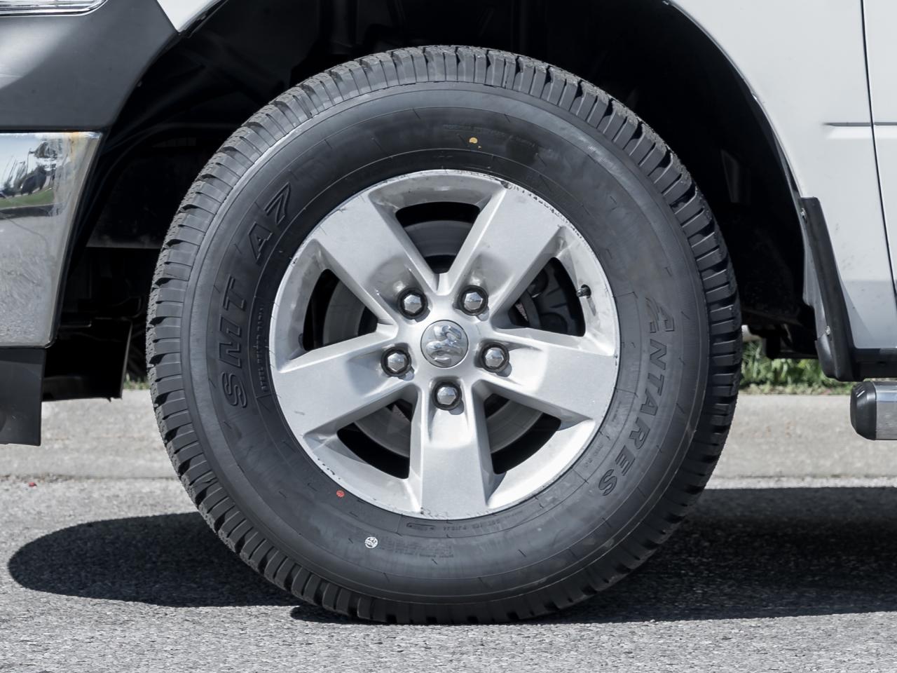 2018 RAM 1500 ST 4x4 Quad Cab 6'4  Box   PWR TOMMY GATE Photo3