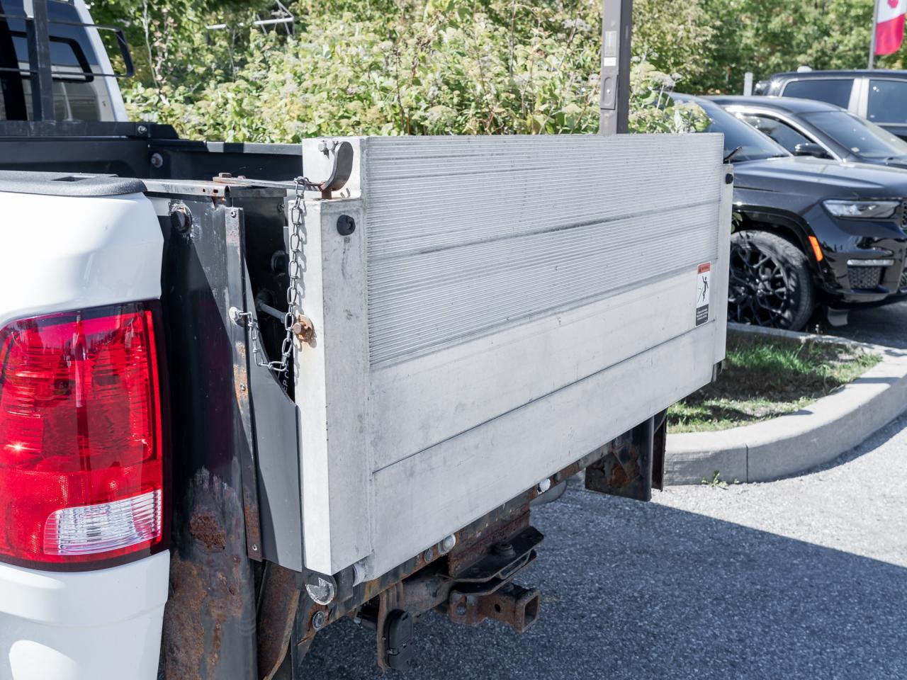 2018 RAM 1500 ST 4x4 Quad Cab 6'4  Box   PWR TOMMY GATE Photo