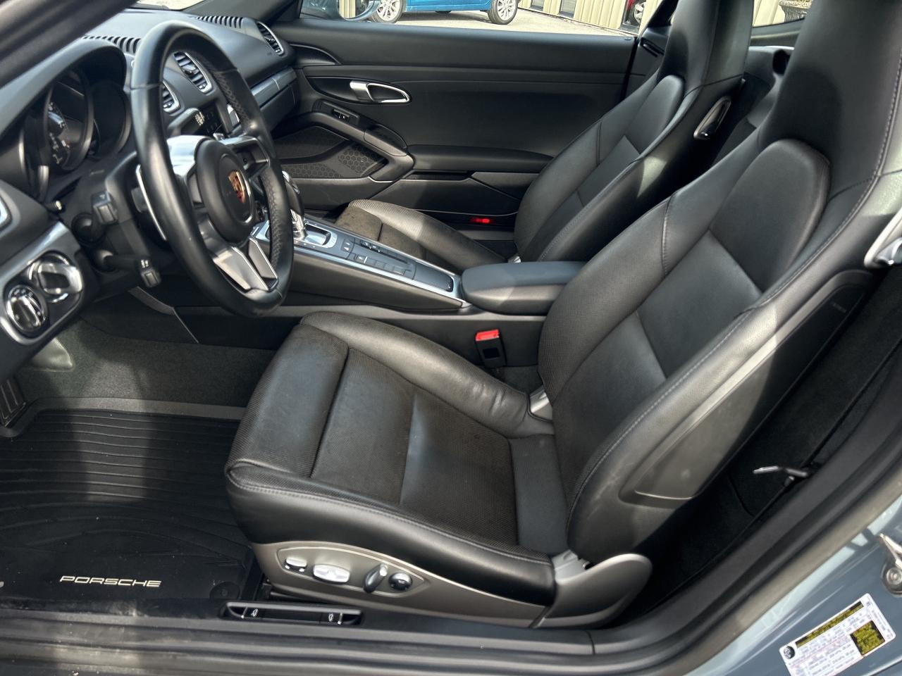 2017 Porsche 718 Cayman 718 CAYMAN **ONE OWNER** CALL NAPANEE 613-354-2100 Photo