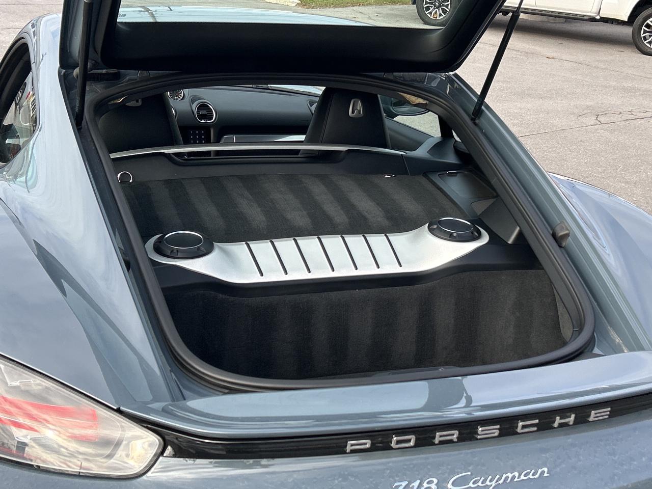 2017 Porsche 718 Cayman 718 CAYMAN **ONE OWNER** CALL NAPANEE 613-354-2100 Photo