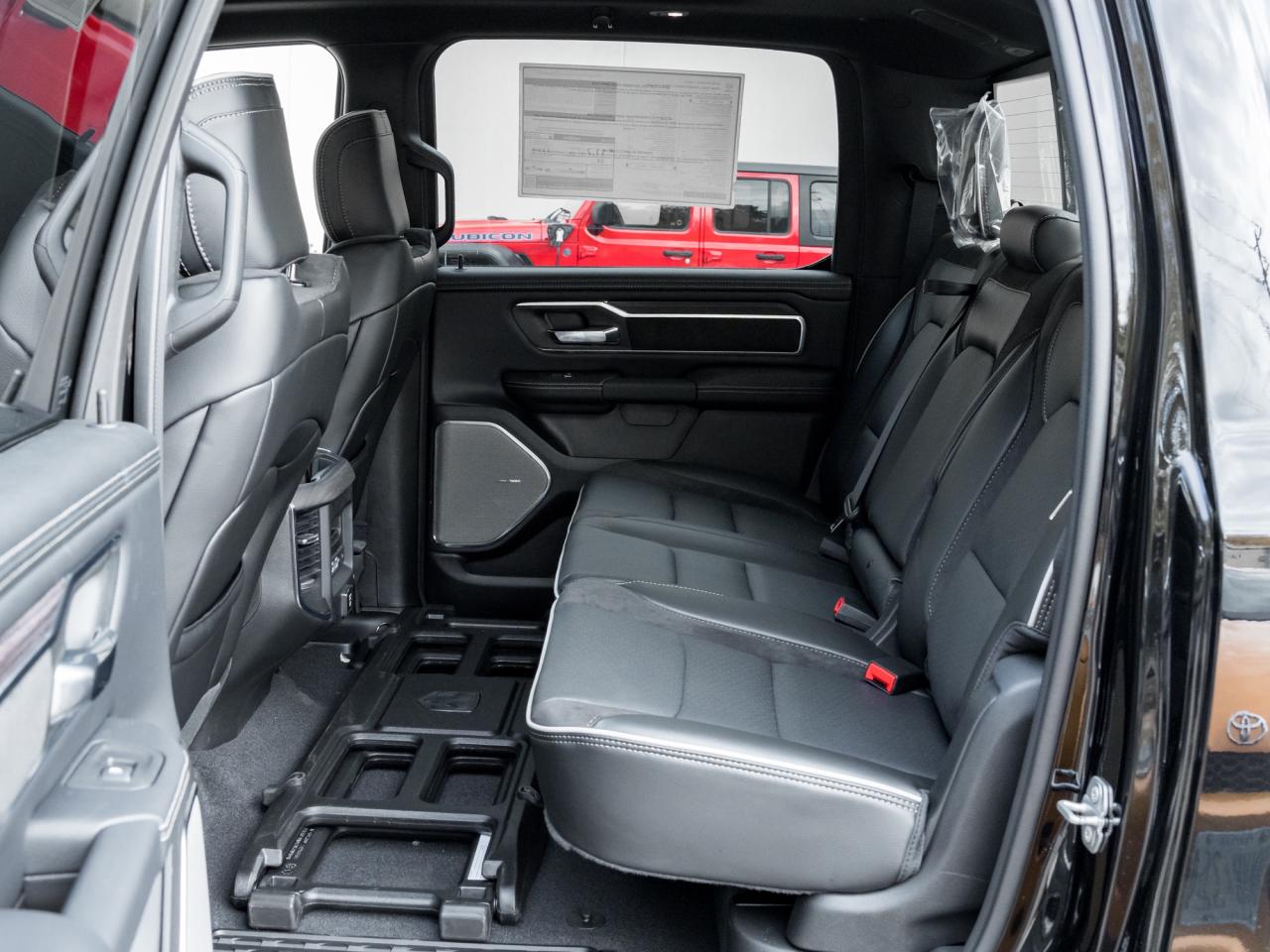 2026 RAM 1500 Laramie  Night Edition  Roof  RAMBOX  PWR SIDE STE Photo