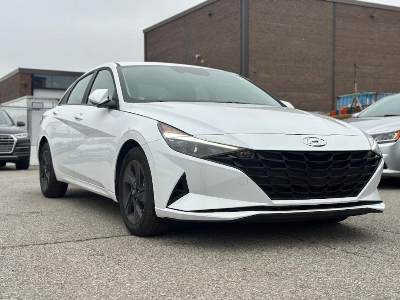 2022 Hyundai Elantra Preferred IVT, NAV, ALLOYS Photo0