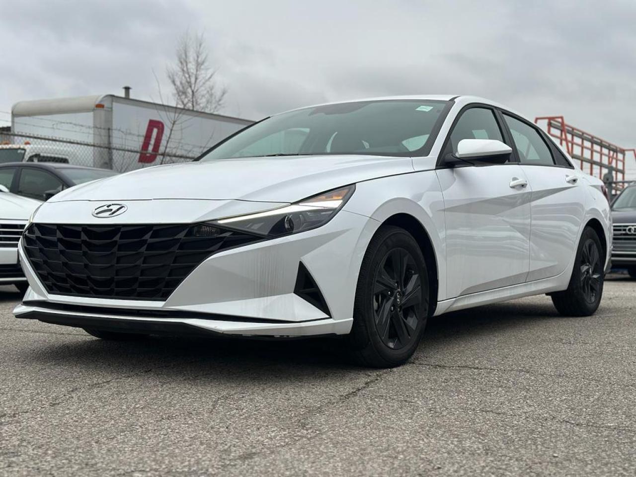 2022 Hyundai Elantra Preferred IVT, NAV, ALLOYS Photo