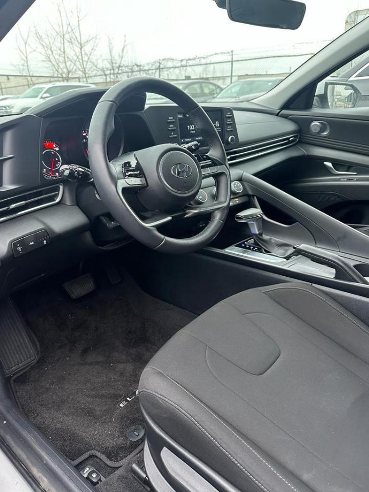 2022 Hyundai Elantra Preferred IVT, NAV, ALLOYS Photo