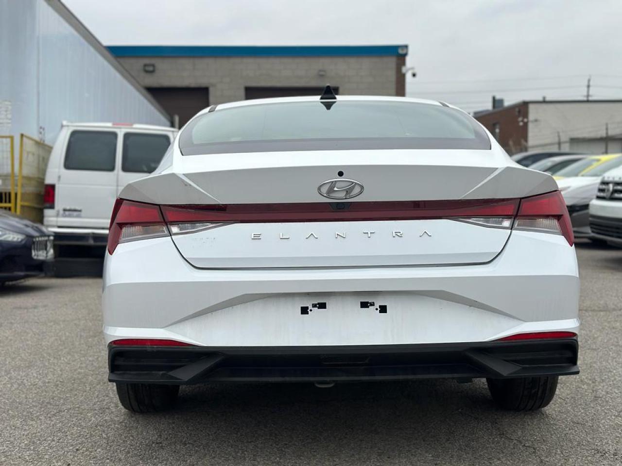 2022 Hyundai Elantra Preferred IVT, NAV, ALLOYS Photo