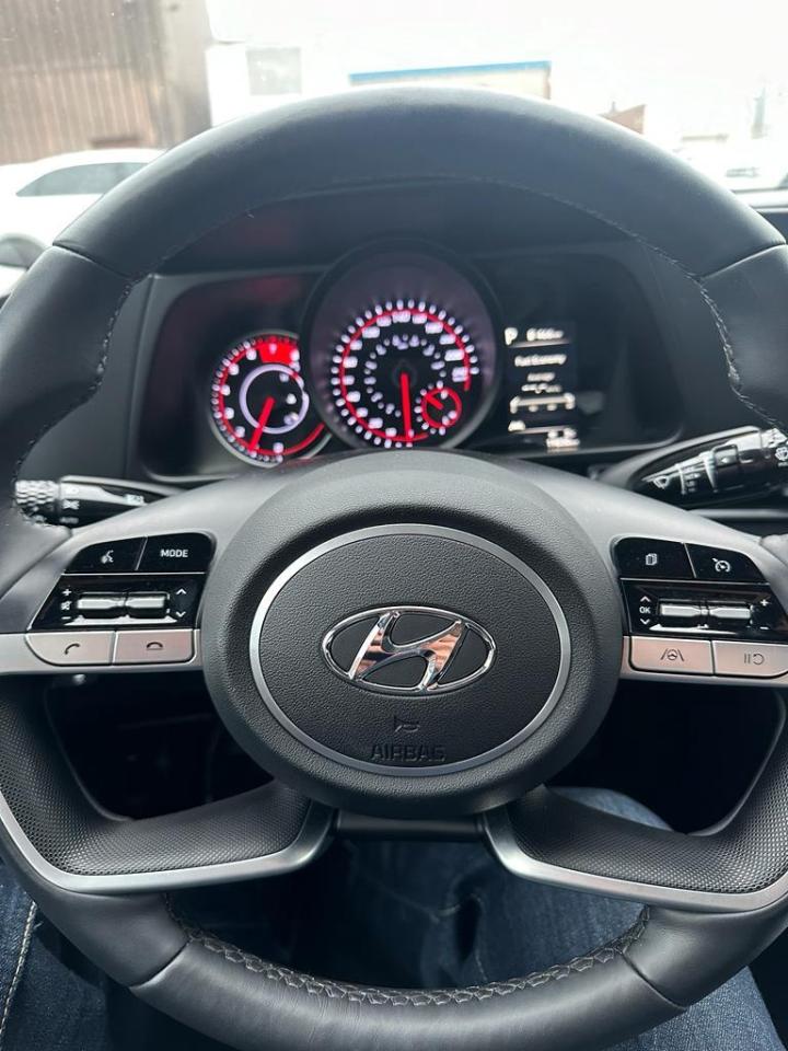 2022 Hyundai Elantra Preferred IVT, NAV, ALLOYS Photo