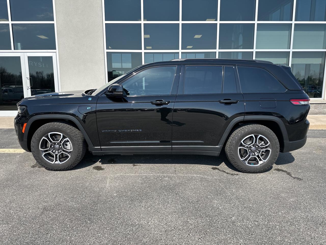 2023 Jeep Grand Cherokee 4xe Trailhawk 4XE Photo