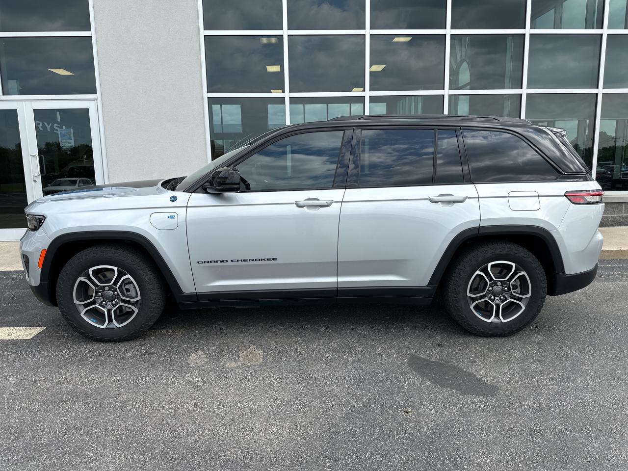 2023 Jeep Grand Cherokee 4xe Trailhawk 4XE Photo