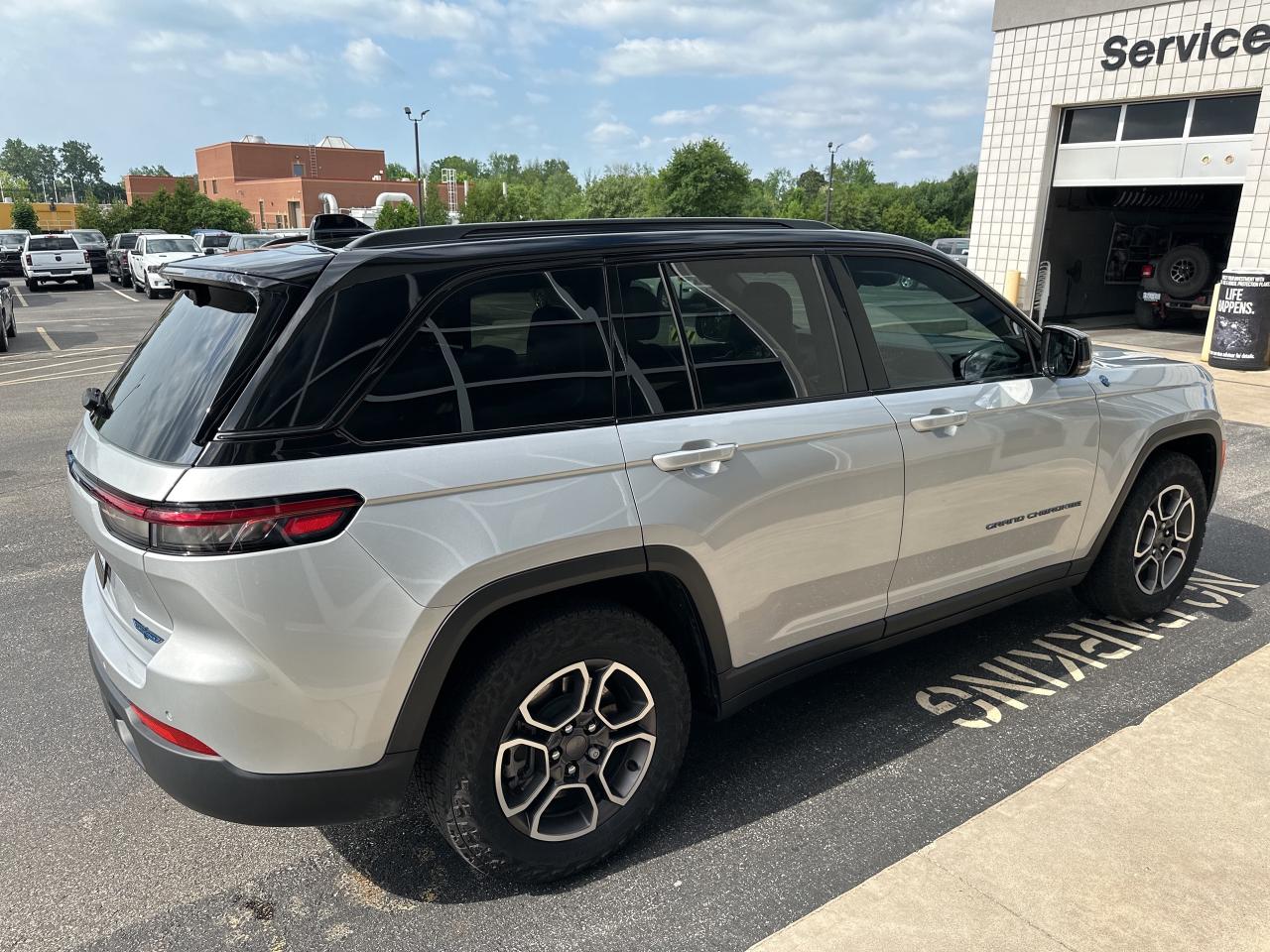 2023 Jeep Grand Cherokee 4xe Trailhawk 4XE Photo
