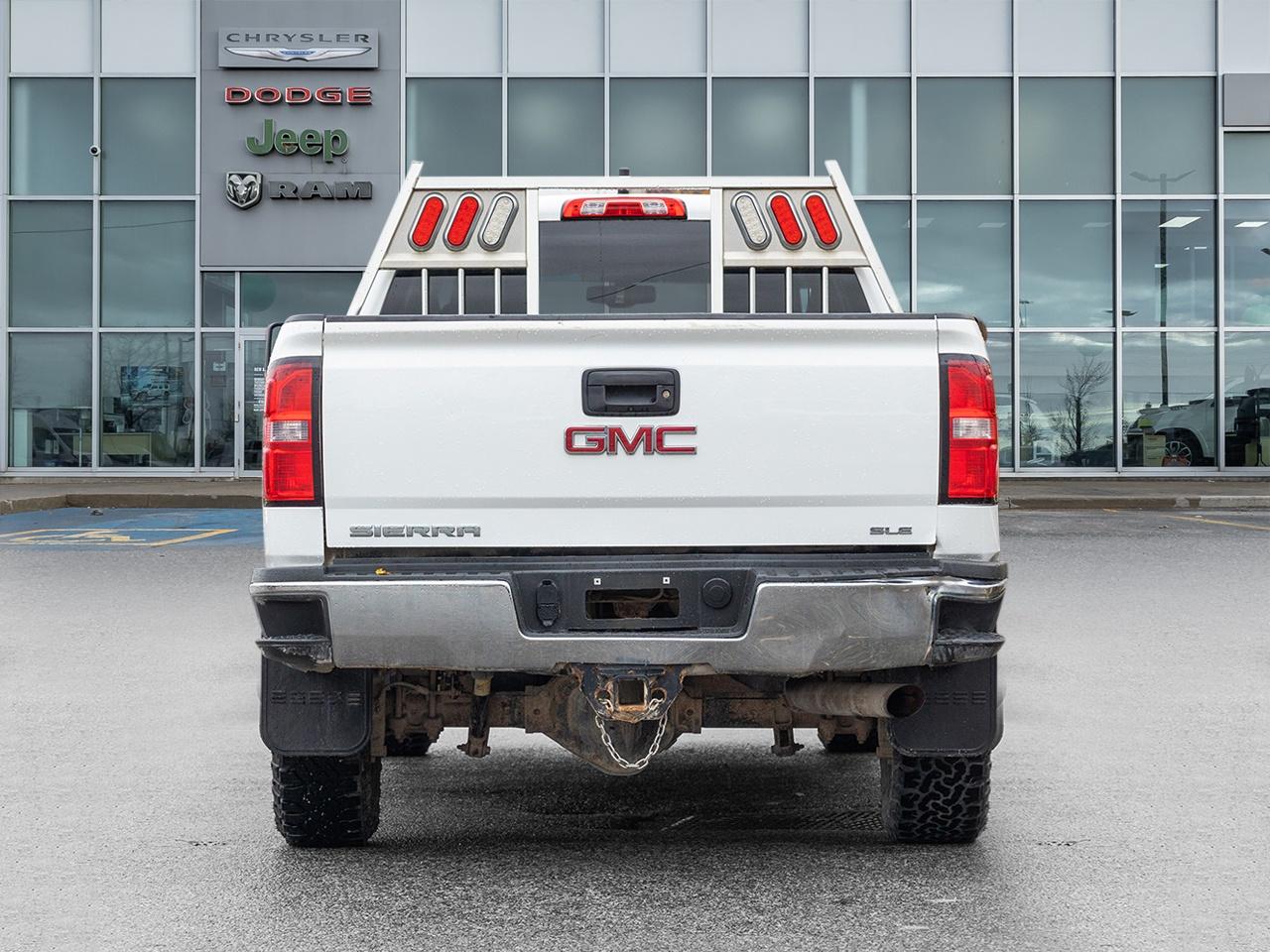 2018 GMC SIERRA 2500HD 4WD Crew Cab 153.7  SLE Photo