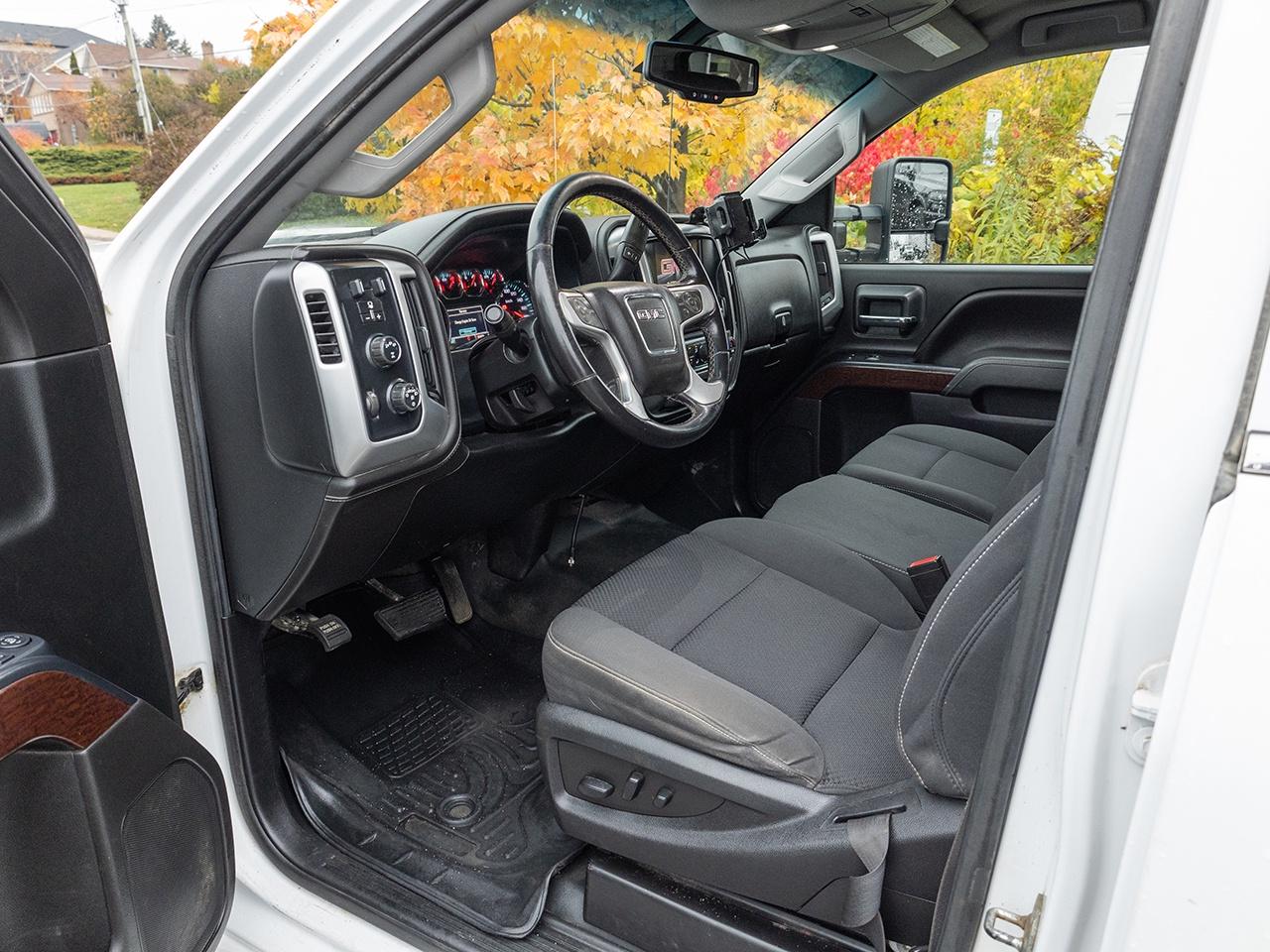 2018 GMC SIERRA 2500HD 4WD Crew Cab 153.7  SLE Photo