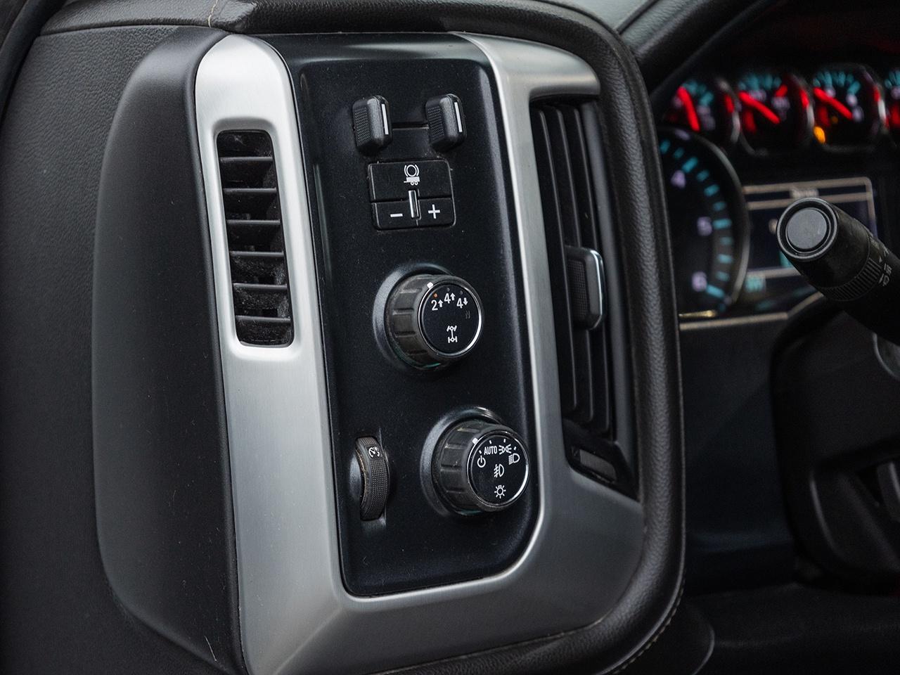 2018 GMC SIERRA 2500HD 4WD Crew Cab 153.7  SLE Photo