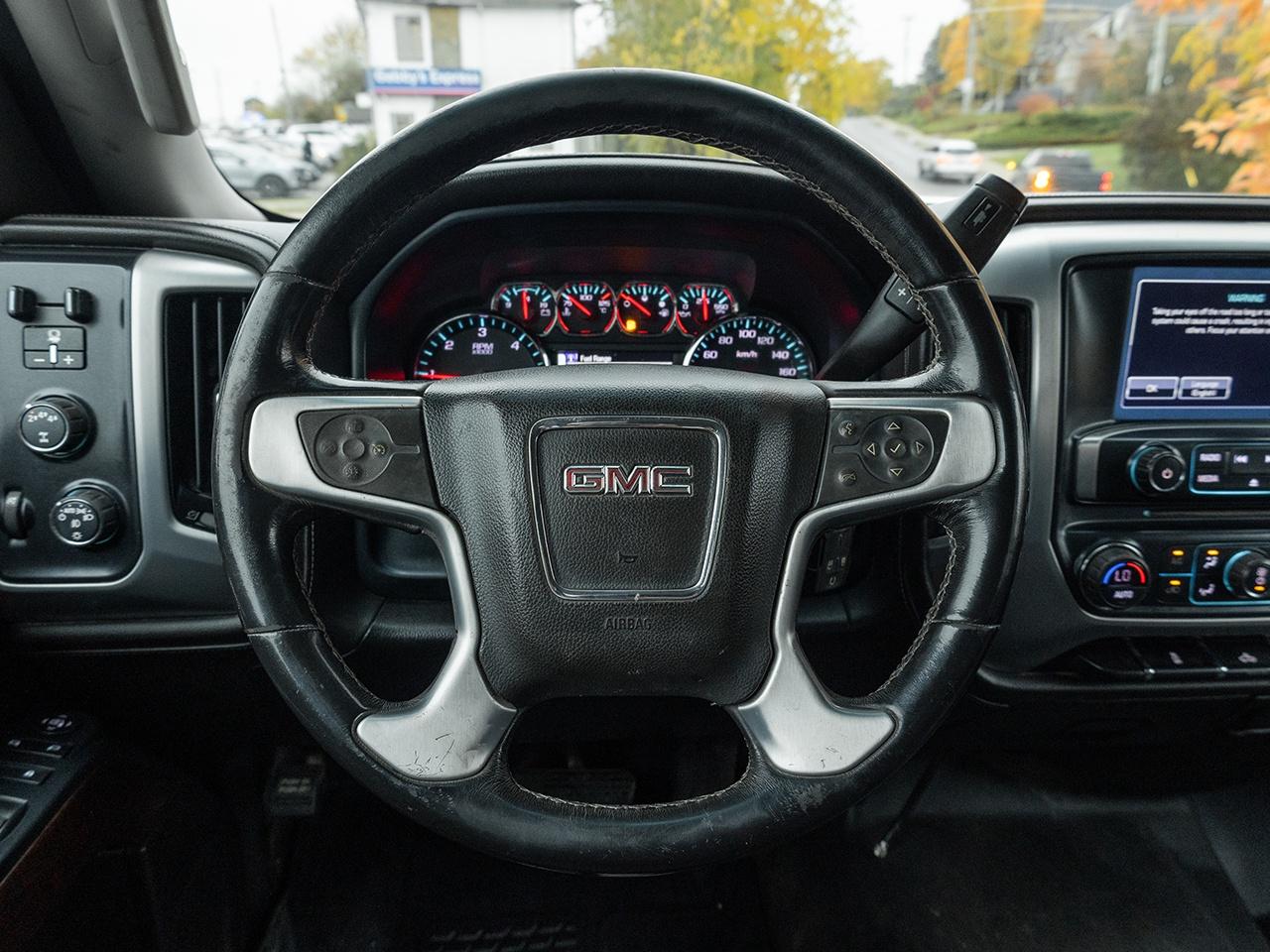 2018 GMC SIERRA 2500HD 4WD Crew Cab 153.7  SLE Photo