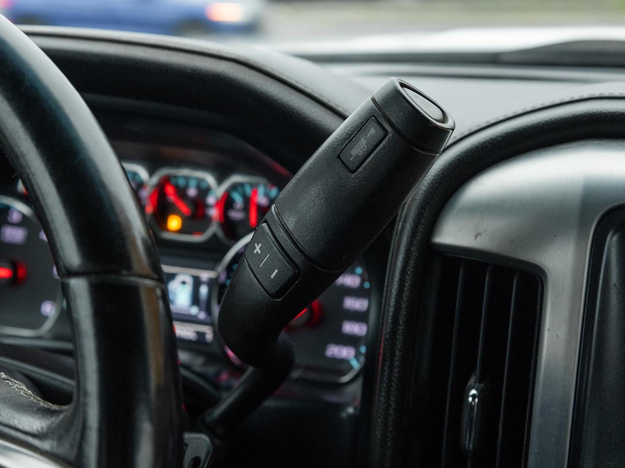 2018 GMC SIERRA 2500HD 4WD Crew Cab 153.7  SLE Photo