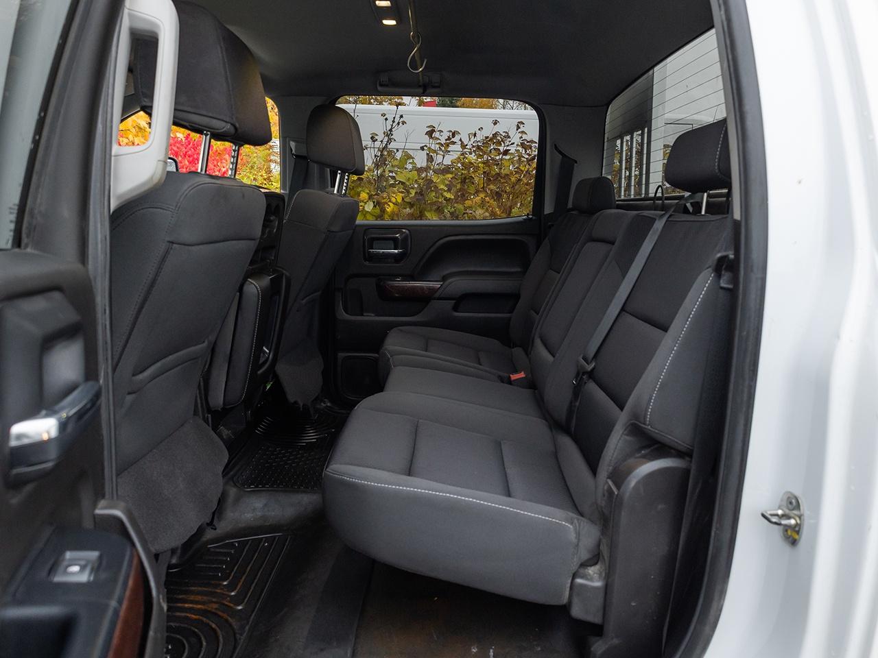 2018 GMC SIERRA 2500HD 4WD Crew Cab 153.7  SLE Photo