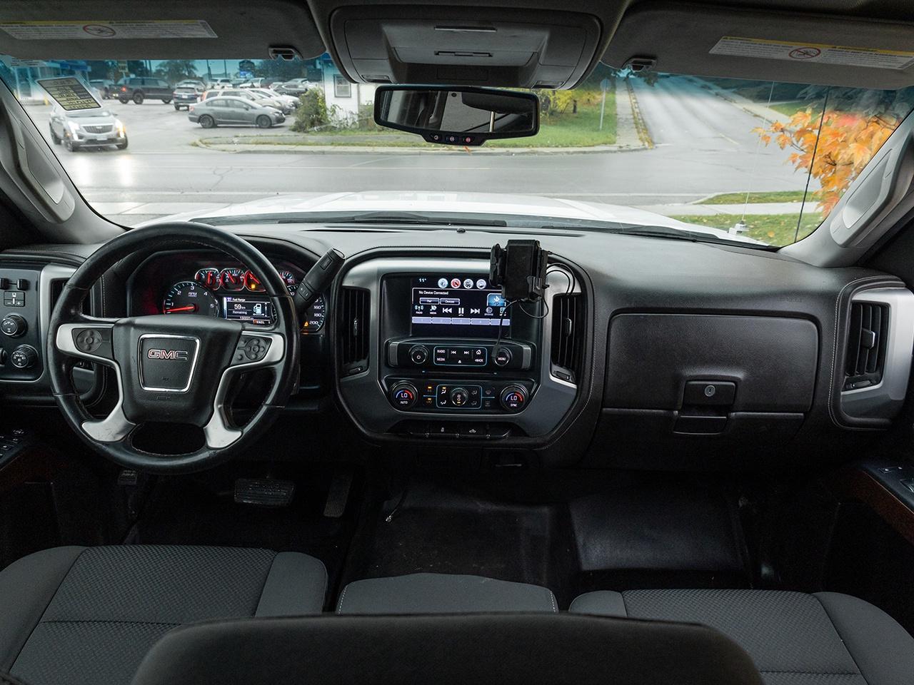 2018 GMC SIERRA 2500HD 4WD Crew Cab 153.7  SLE Photo